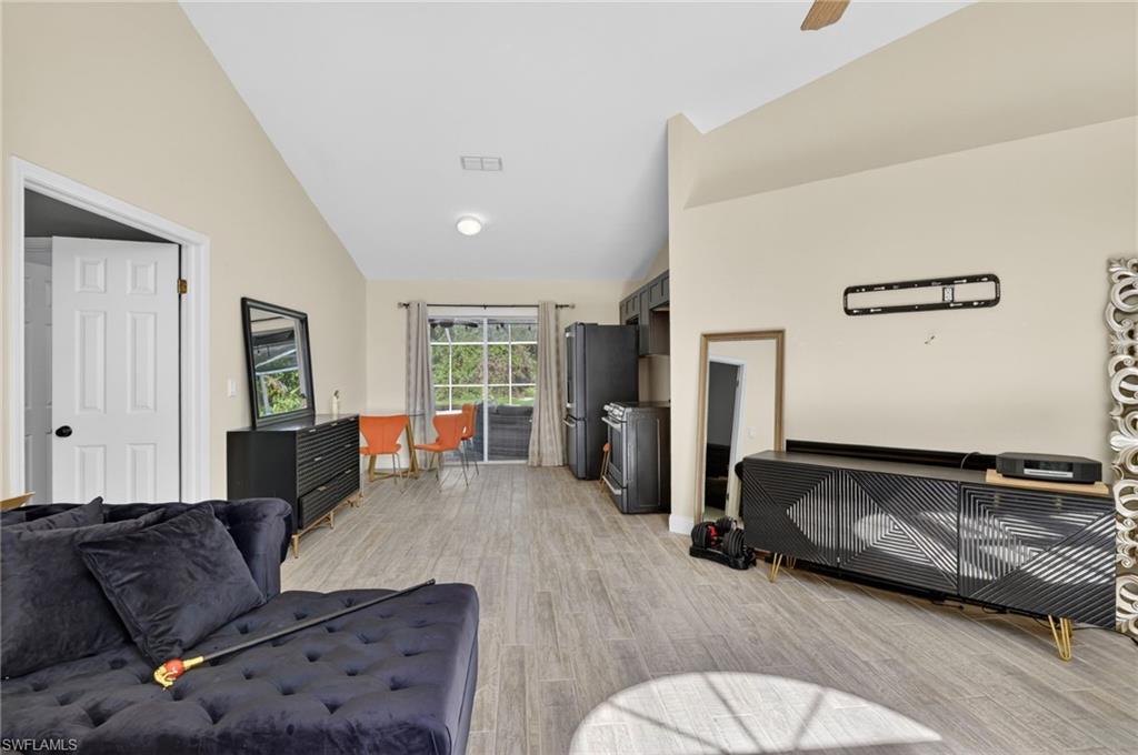 FOUNTAIN LAKES - Residential