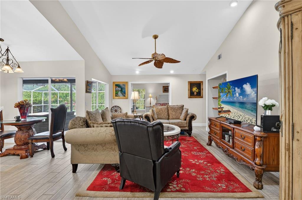 FOUNTAIN LAKES - Residential