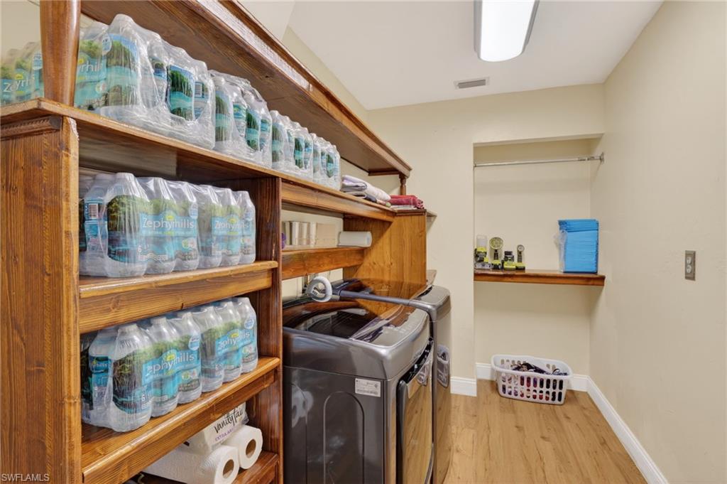 FOUNTAIN LAKES - Residential