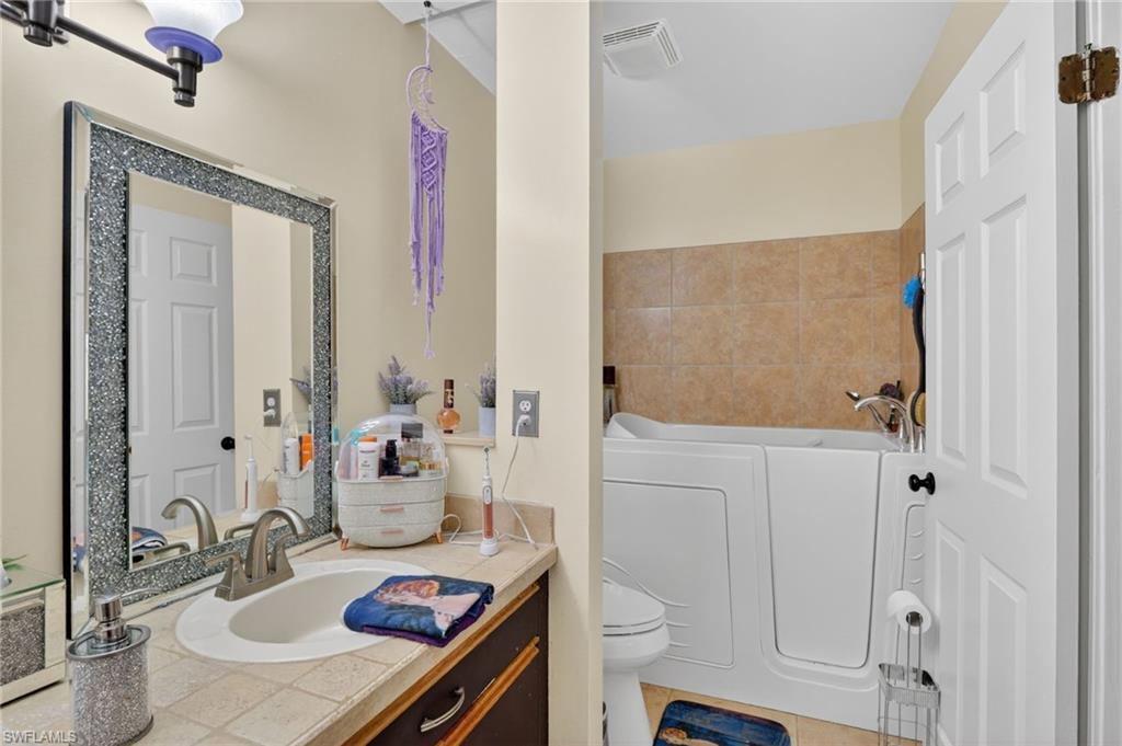 FOUNTAIN LAKES - Residential