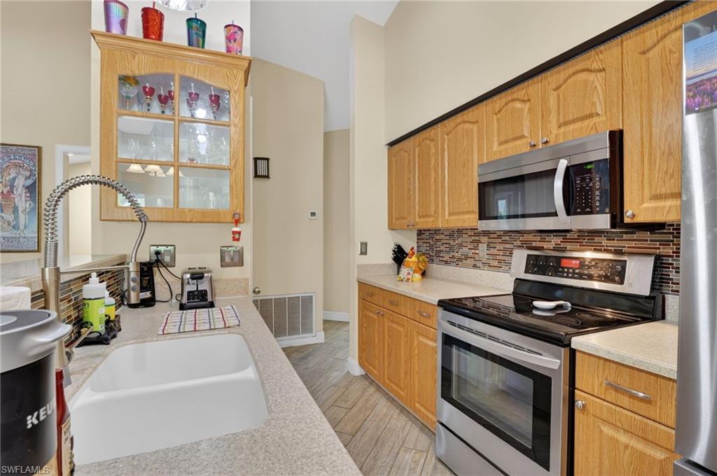 FOUNTAIN LAKES - Residential