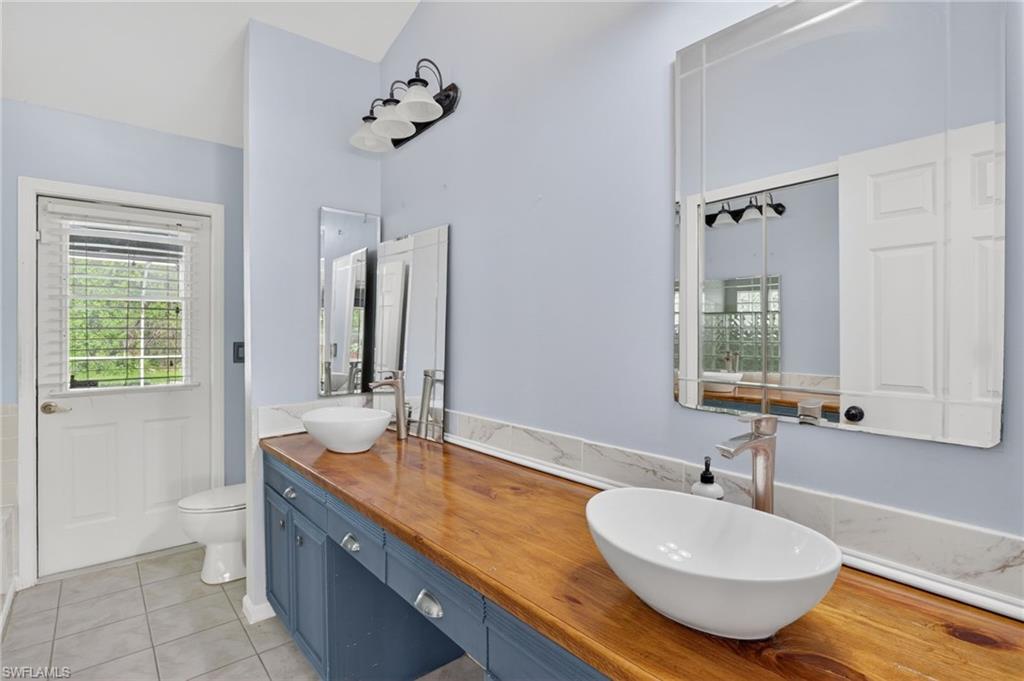 FOUNTAIN LAKES - Residential