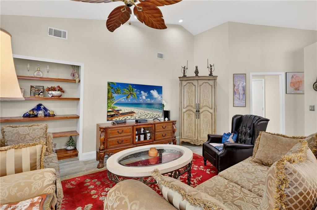 FOUNTAIN LAKES - Residential