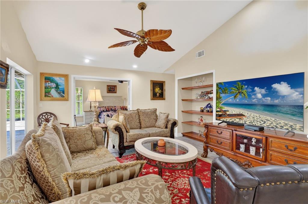 FOUNTAIN LAKES - Residential