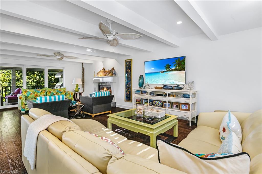 SUNSET CAPTIVA - Residential