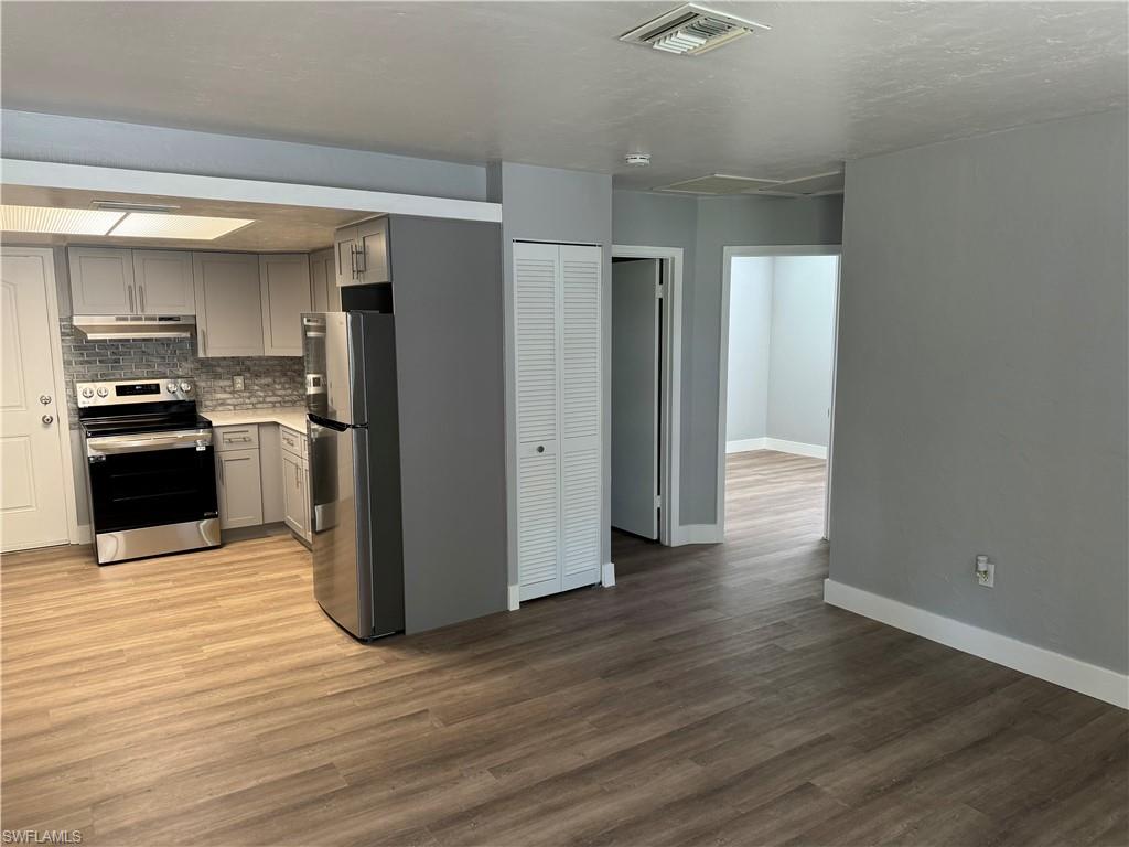 LAKEVILLE - Residential Income
