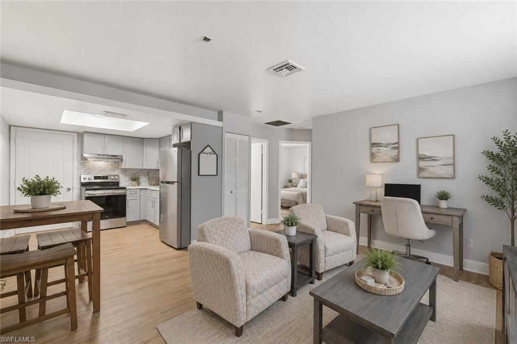 LAKEVILLE - Residential Income