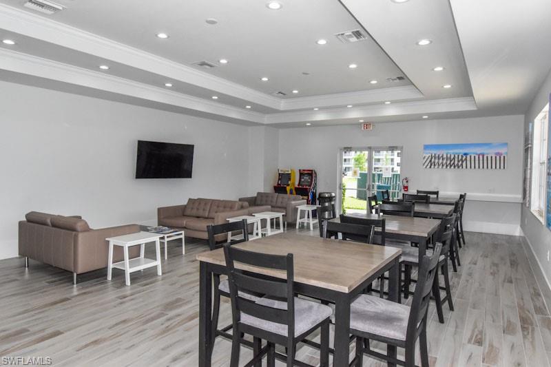 ISLES OF PORTO VISTA - Residential