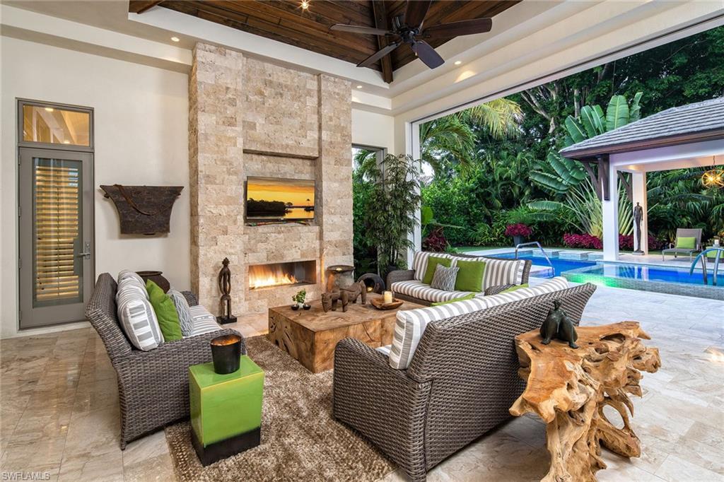 MOORINGS - Residential