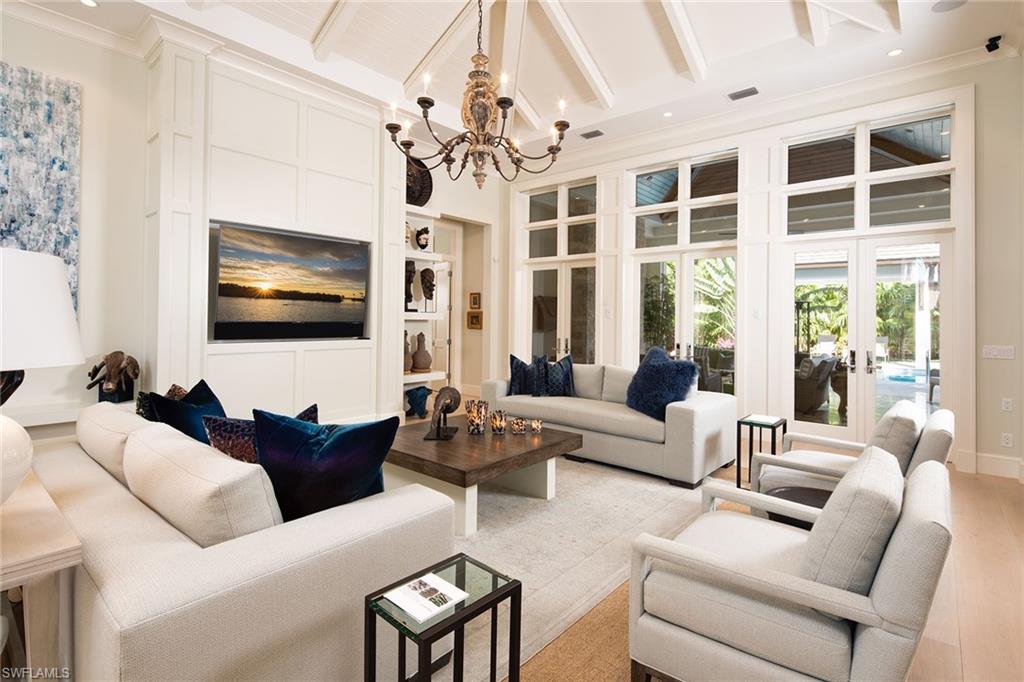 MOORINGS - Residential