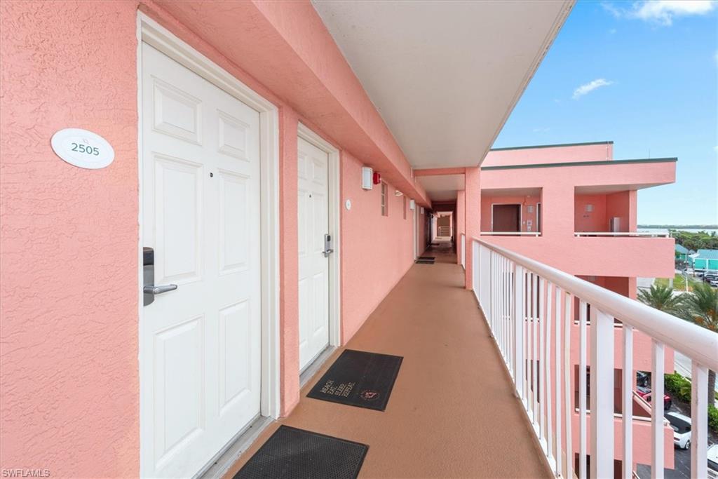 SANIBEL VIEW VILLAS - Residential