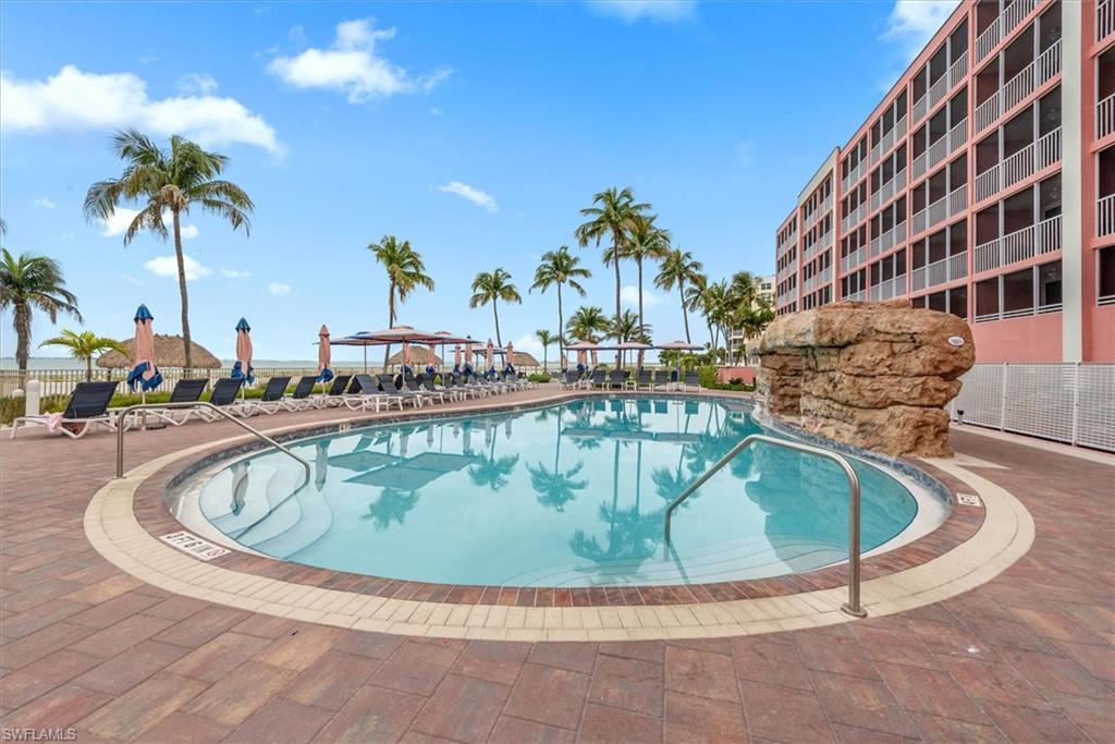 SANIBEL VIEW VILLAS - Residential