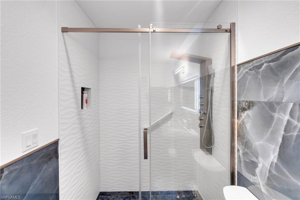 ROYAL WOODS - Residential Lease