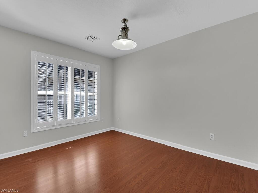 LEAWOOD LAKES - Residential
