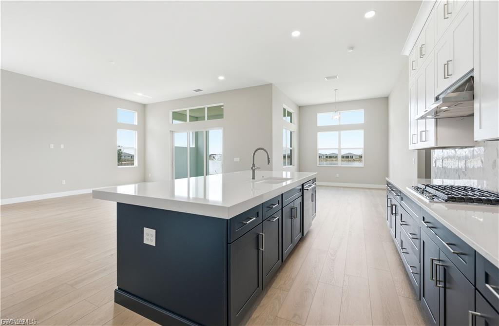 SEVEN SHORES - Residential