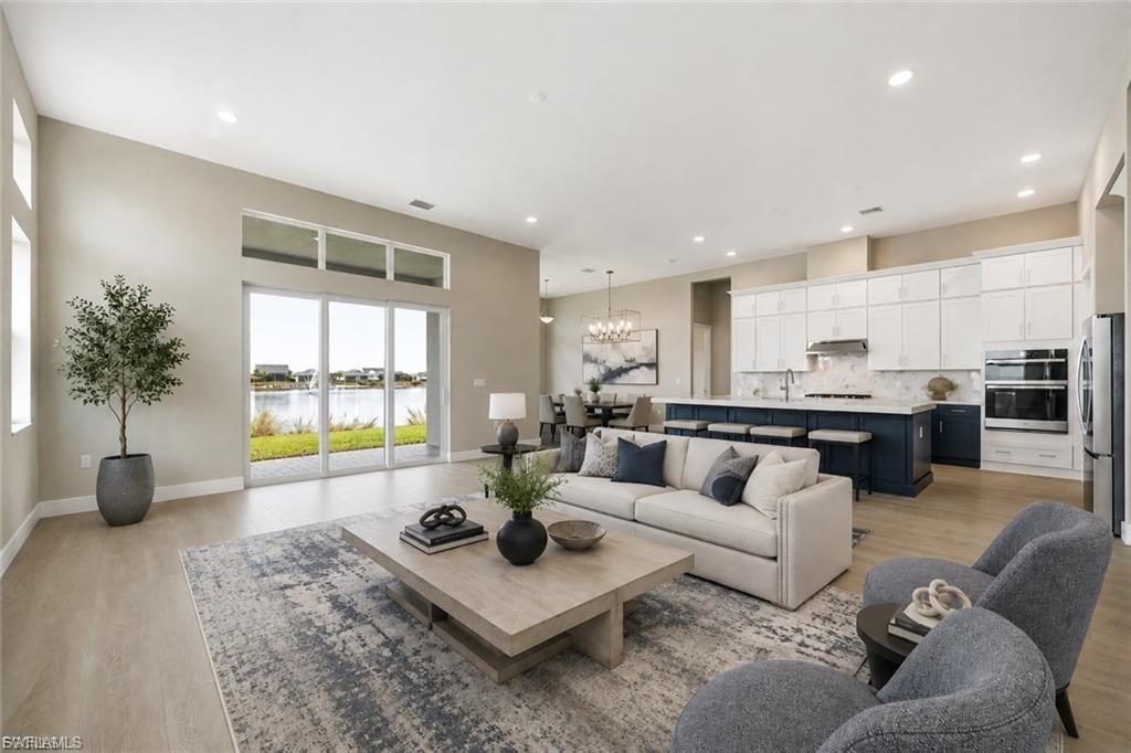 SEVEN SHORES - Residential
