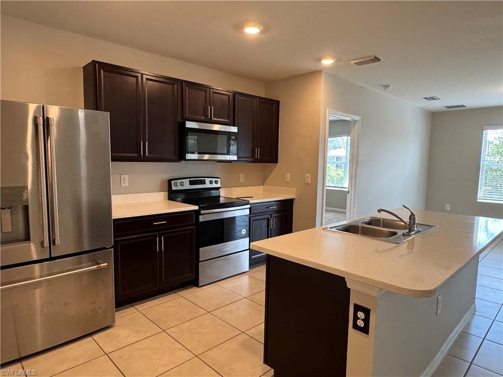 SAN CARLOS PARK - Residential Lease