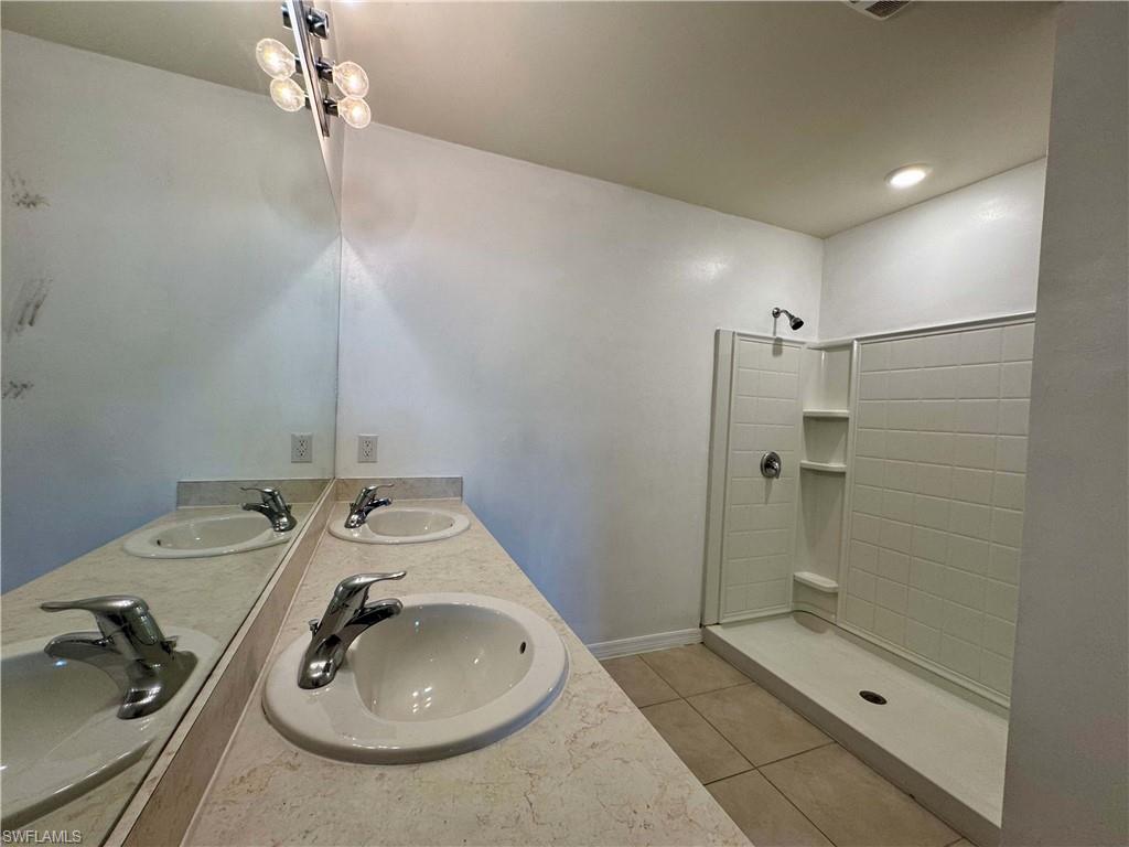 SAN CARLOS PARK - Residential Lease
