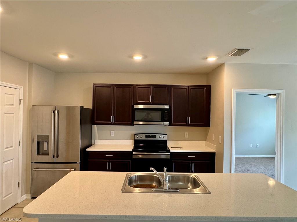 SAN CARLOS PARK - Residential Lease