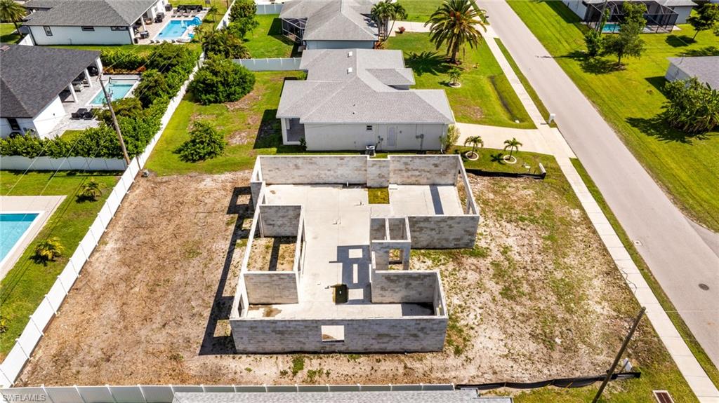 CAPE CORAL - Land