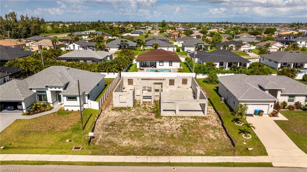 CAPE CORAL - Land