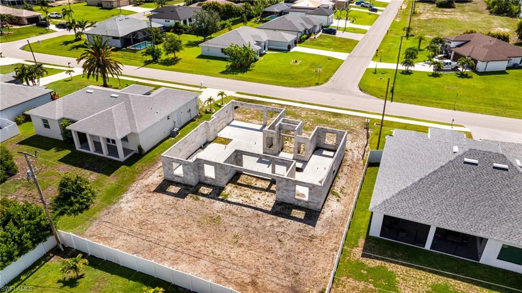 CAPE CORAL - Land