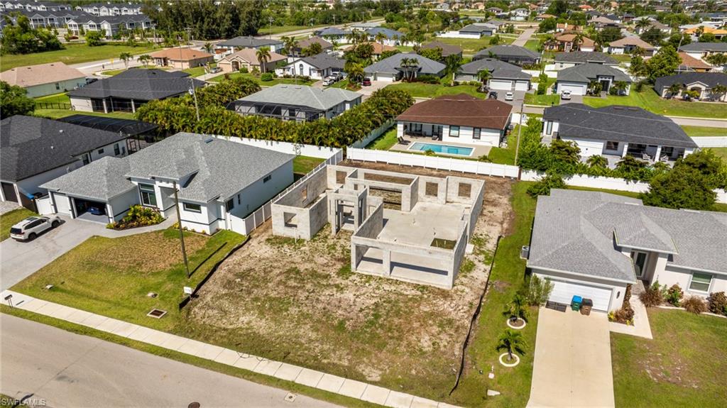 CAPE CORAL - Land