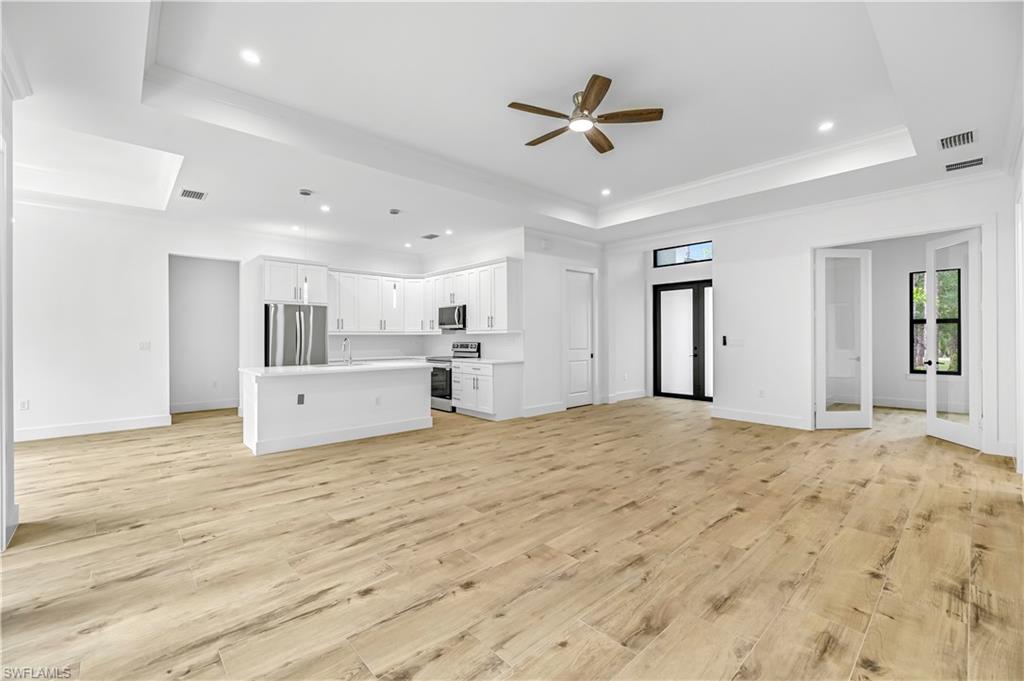 GOLDEN GATE ESTATES - Residential