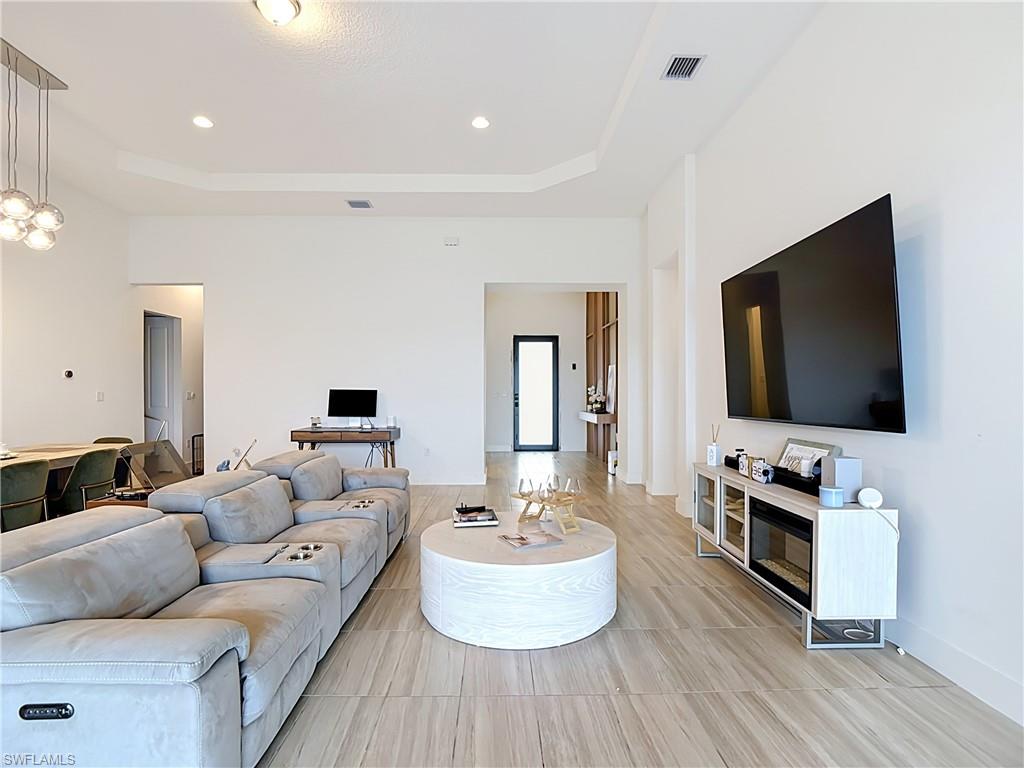 MAPLE RIDGE - Residential Lease
