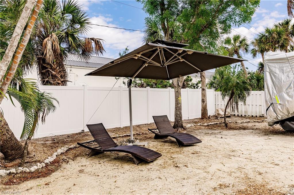 SANIBEL LAKE ESTATES - Residential