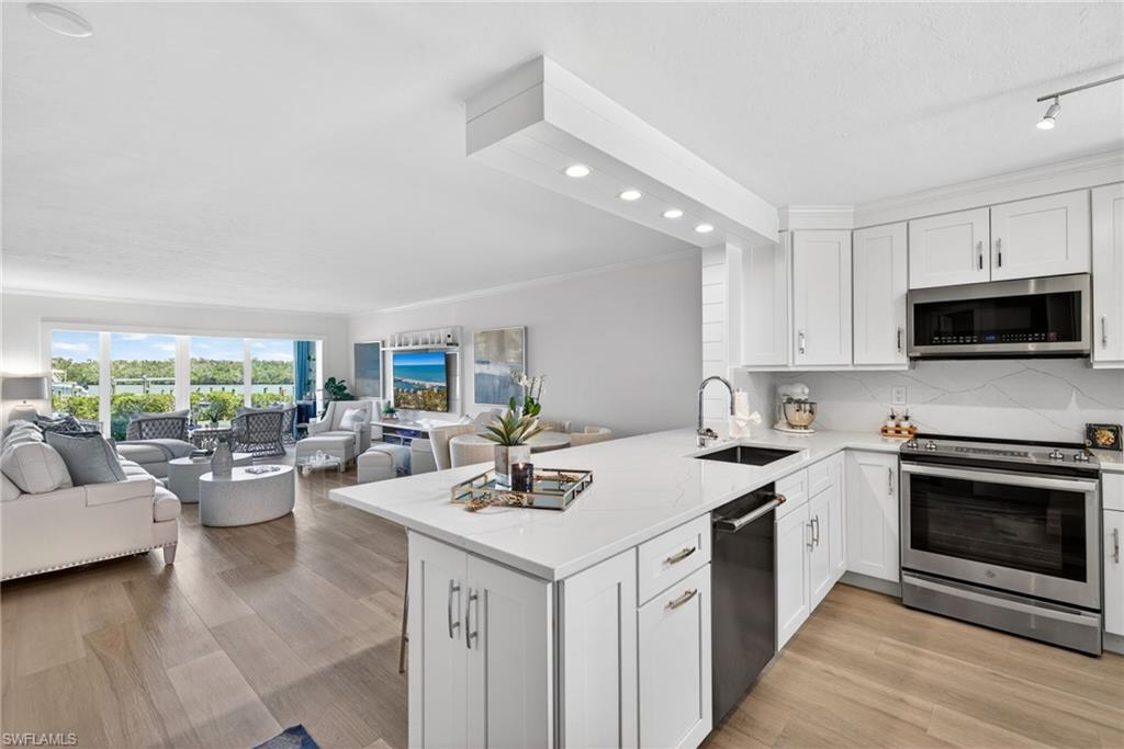 MARINERS COVE - Residential