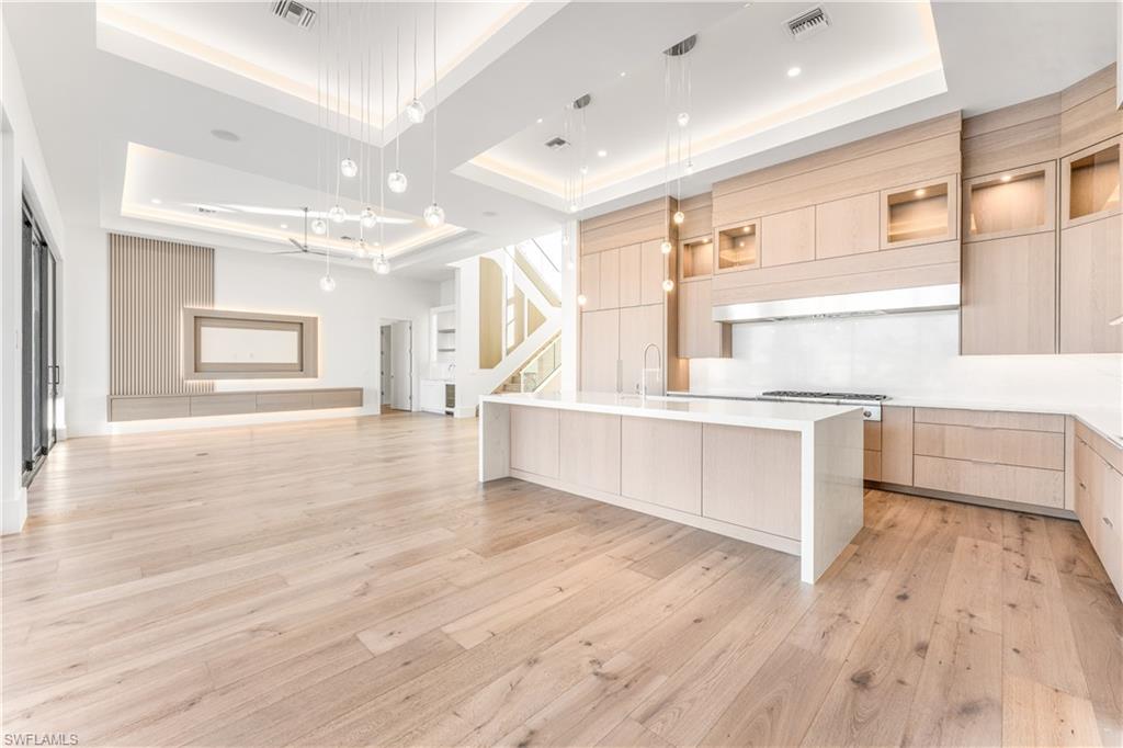 MARCO BEACH - Residential