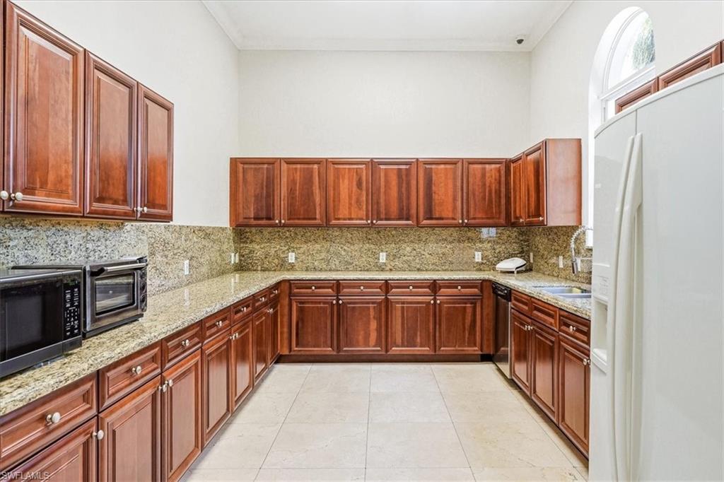 FALLS OF PORTOFINO - Residential Lease