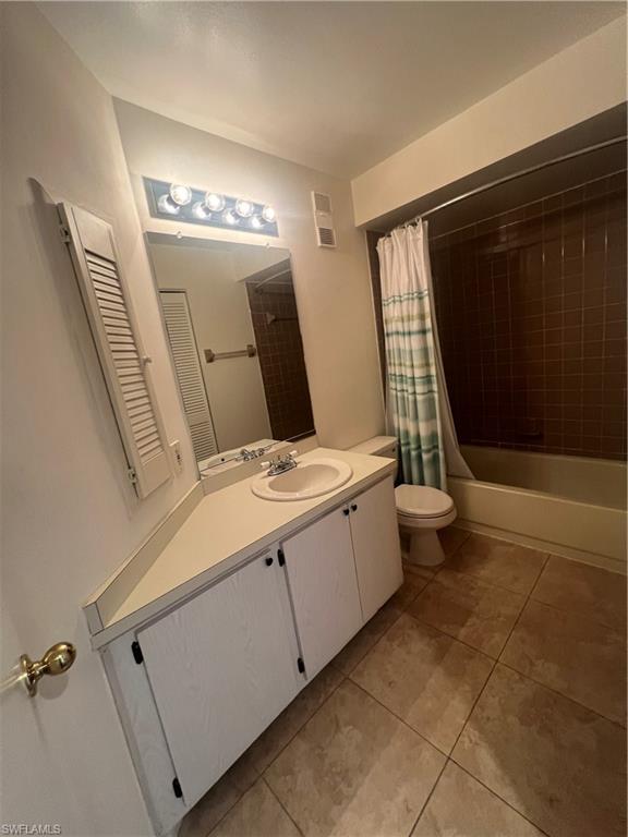 VILLAGES - Residential Lease