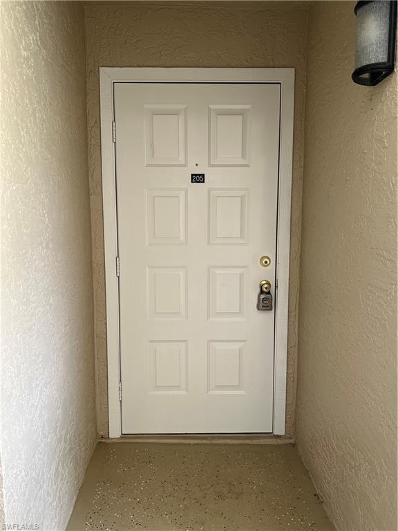 VILLAGES - Residential Lease