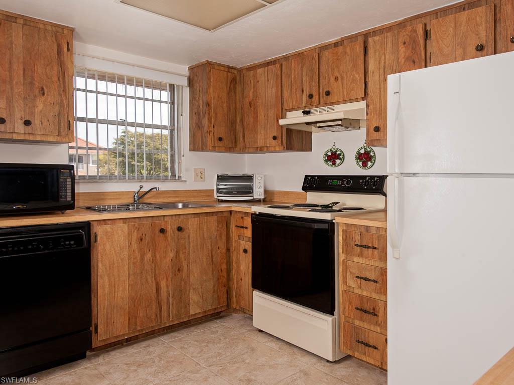 DAVIS LAKE CONDO - Residential