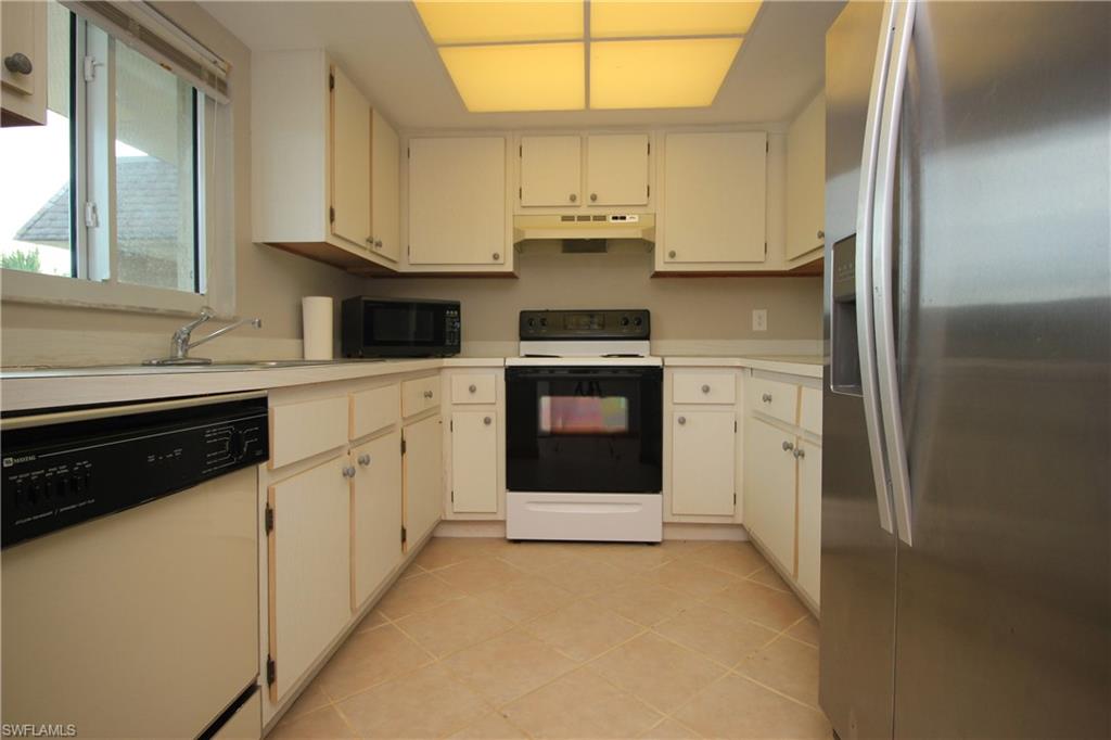GOLF VIEW MANOR CONDO - Residential