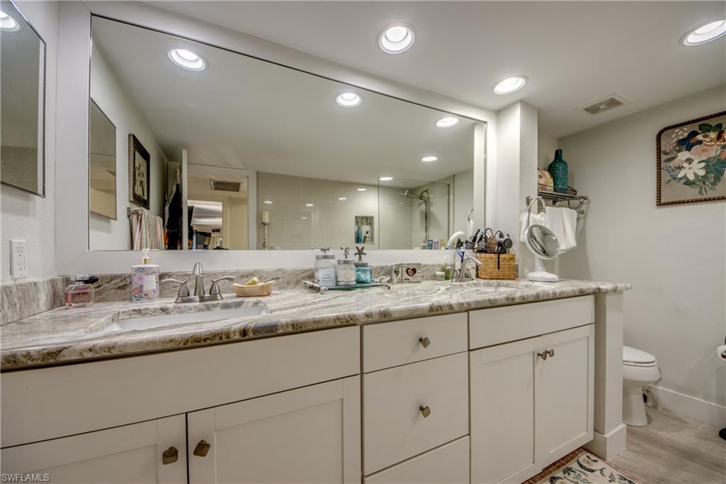 VILLAGE OF CEDARBEND - Residential Lease
