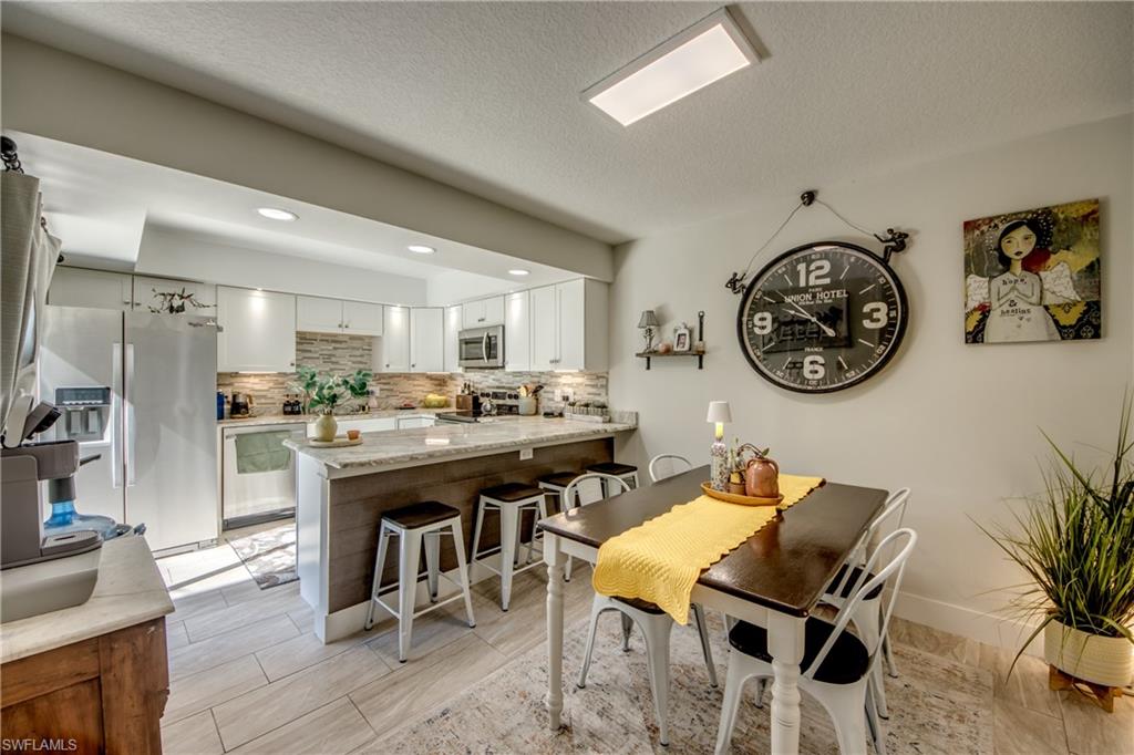 VILLAGE OF CEDARBEND - Residential Lease