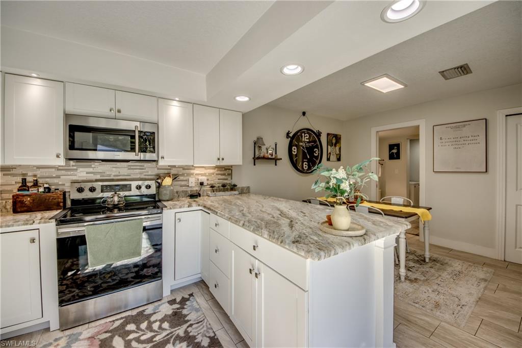 VILLAGE OF CEDARBEND - Residential Lease