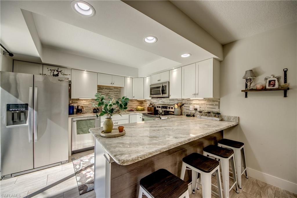 VILLAGE OF CEDARBEND - Residential Lease