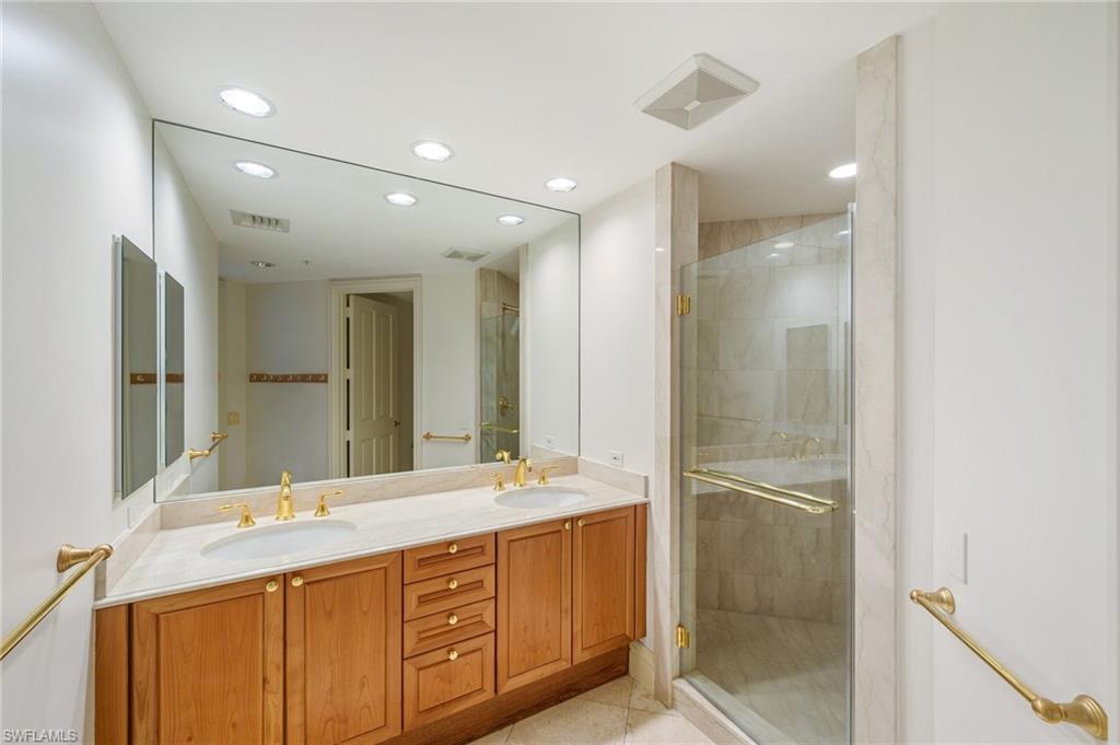 WINDSOR AT BAY COLONY - Residential