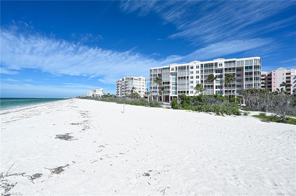 BAREFOOT BEACH CLUB - Residential
