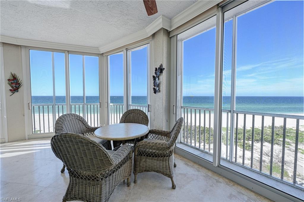 BAREFOOT BEACH CLUB - Residential