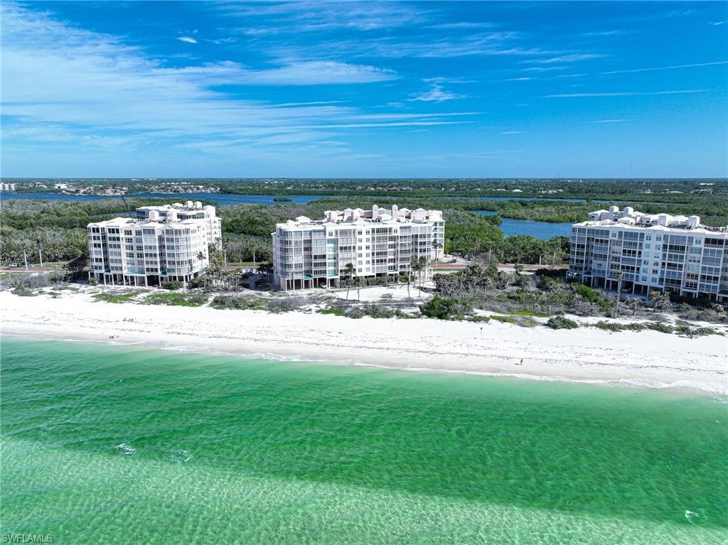 BAREFOOT BEACH CLUB - Residential