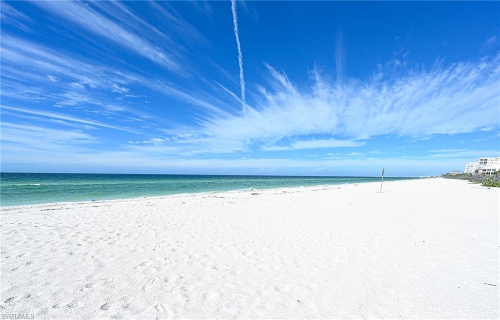 BAREFOOT BEACH CLUB - Residential
