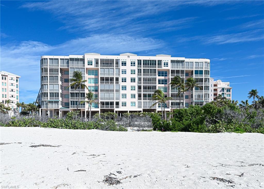 BAREFOOT BEACH CLUB - Residential