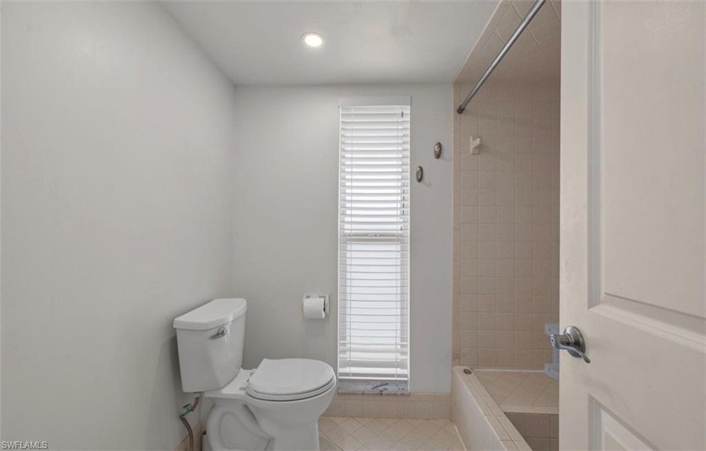 GLADES COUNTRY CLUB - Residential