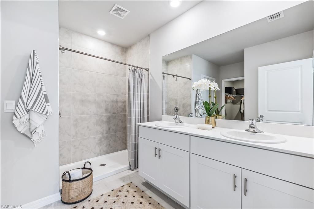 HEMINGWAY POINTE - Residential
