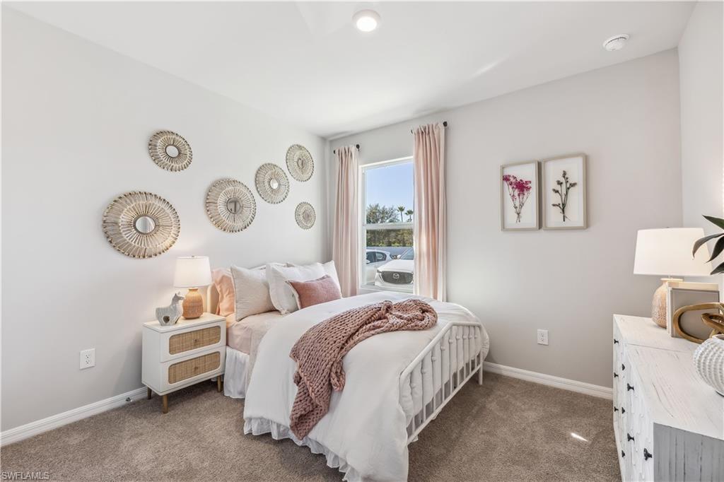 HEMINGWAY POINTE - Residential